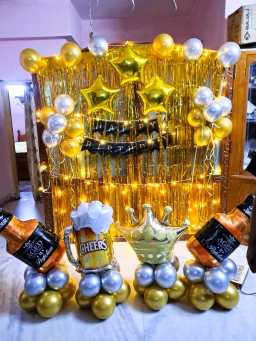 GoldenCheersCelebrationDecor
