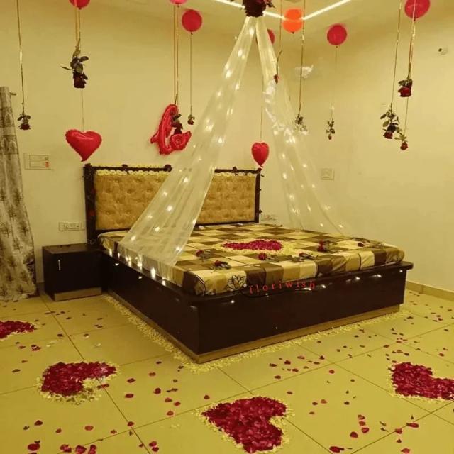 Honeymoon Romantic Room Decor Set 