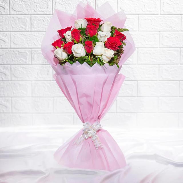 Ravishing Mix Roses Flowers  Bouquet