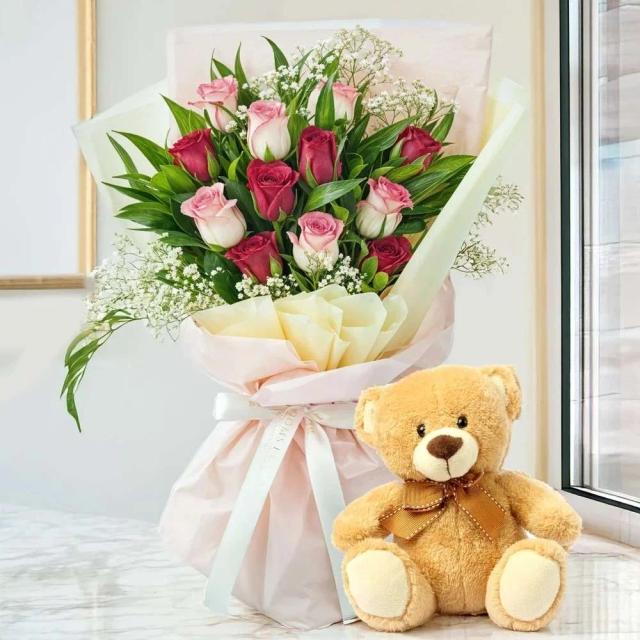 Bouquet of Red & Pink Roses with Small Teddy Set 