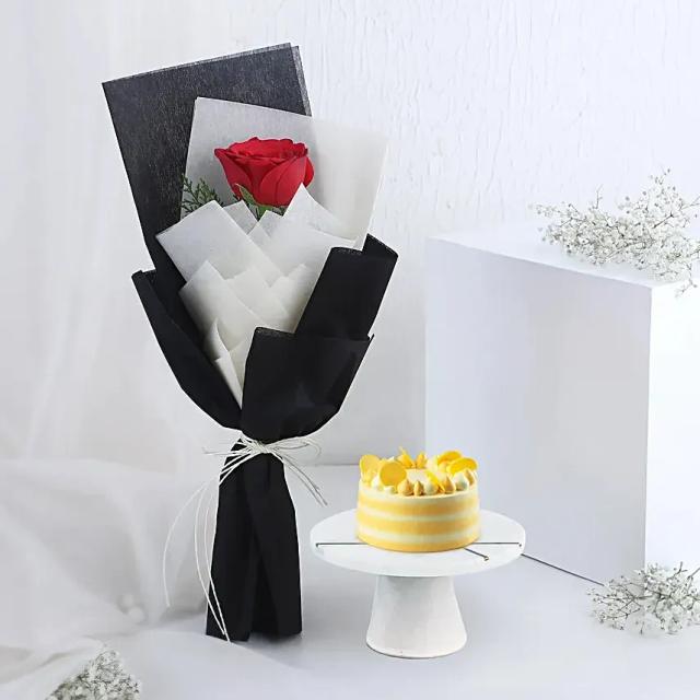 Butterscotch Bento Cake N Scarlet Rose Flowers 