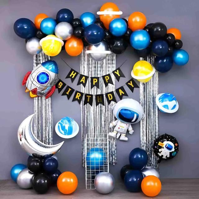 Astronaut Dreamland Arch Decor